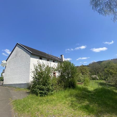 Ferienwohnung Künstlerhaus Rehblick Rockeskyll Exterior foto